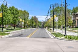 Just a few Blocks to Notre Dame!